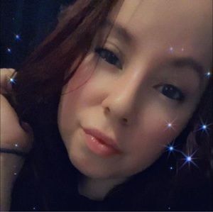 Meet your Posher, Crystal y.